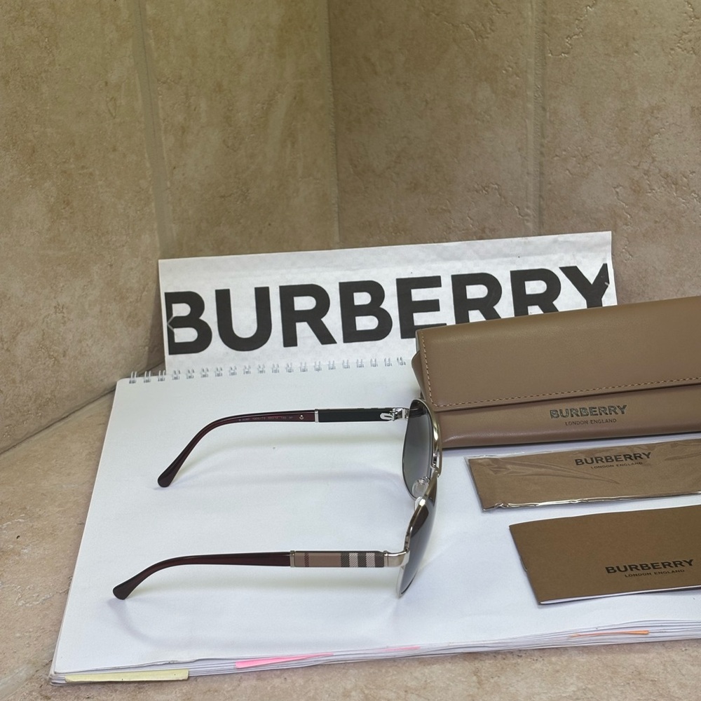 New Burberry B3080 1300 Silver Metal Aviator Polarized Sunglasses - Picture 5 of 13